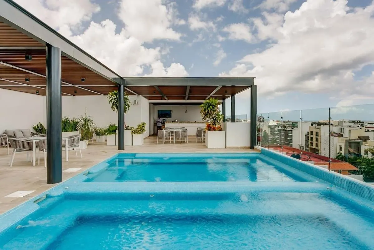 Semesterbostad New Condo Roof Pool With Gym And Wifi Near 5Th Half Blk Kids Ok Playa del Carmen