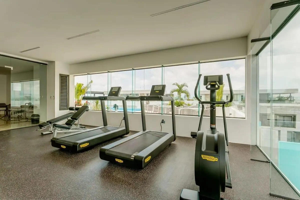 Semesterbostad New Condo Roof Pool With Gym And Wifi Near 5Th Half Blk Kids Ok Playa del Carmen Mexiko